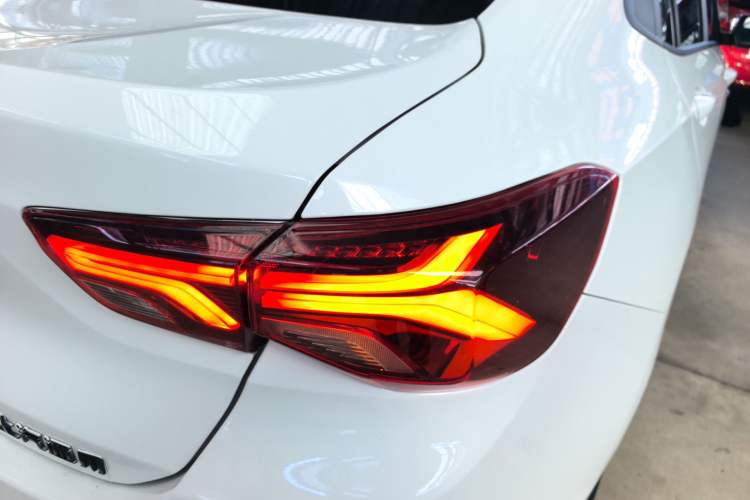 Used Chevrolet Cavalier 2019 325T Dual-Clutch Xinshang Edition Right Rear Taillight