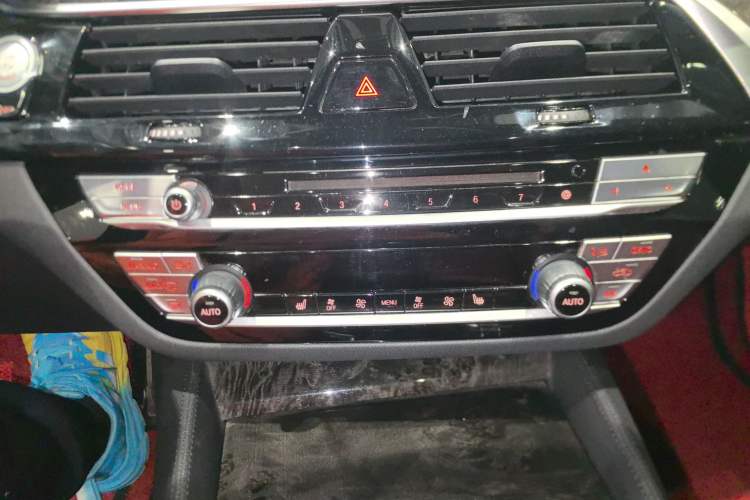 Used BMW 5 Series 2018 Restyled 530Li Leading Edition M Sport Package