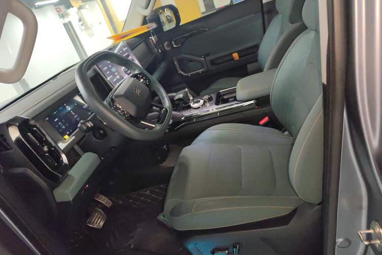 Used JETOUR Traveler 2023 2.0T All-Wheel-Drive CrossPRO Left Front Seat