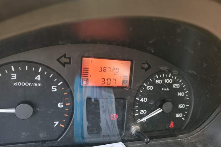 Used Wuling Rongguang 2014 1.2L S Base Model
