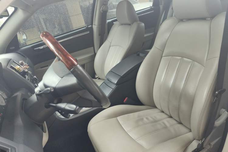 Used Chrysler 300C 2006 5.7L Luxury Navigation Edition Left Front Seat