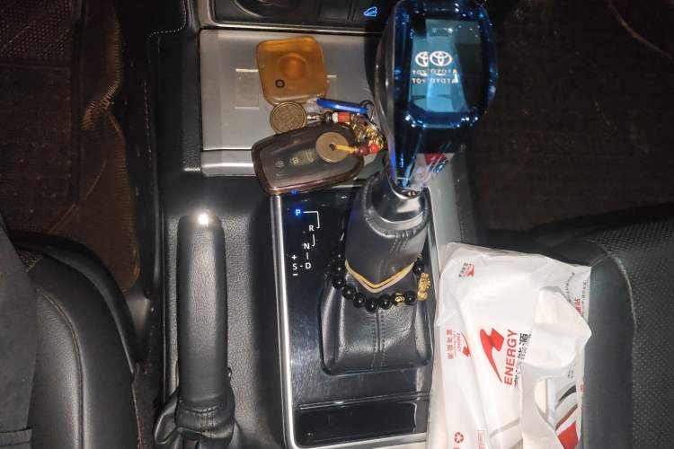 Used Toyota Prado 2018 3.5L Automatic TX-L Gear Lever