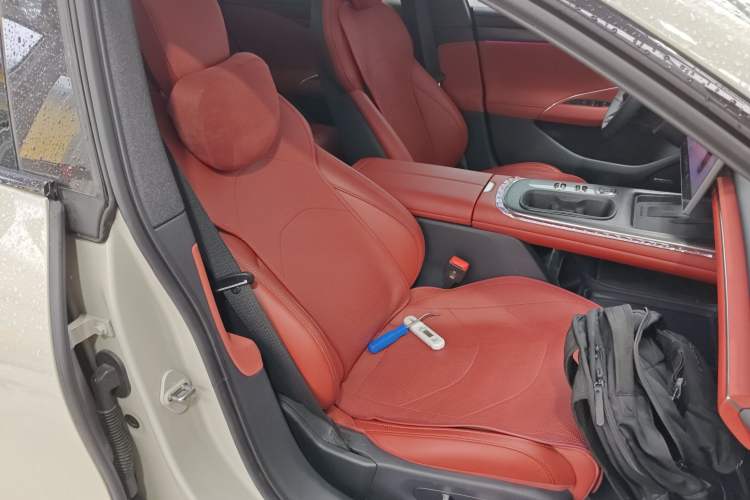 Used Xiaomi Auto SU7 2024 Rear-Drive Ultra-Long Range Advanced Pro-Level Intelligent Driving Version Right Front Seat