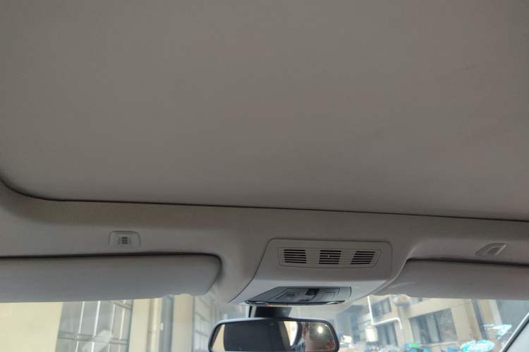 Used BMW 5 Series 2013 525Li Leading Model