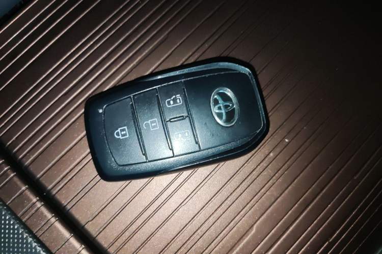Used Toyota SIENNA 2024 2.5L Hybrid Comfort Edition Vehicle Key