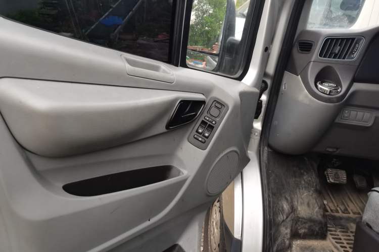 Used Foton Toano 2020 2.5T Manual Tongtu Short Wheelbase Flat Roof 5/6/7-Seater 4J25TC3