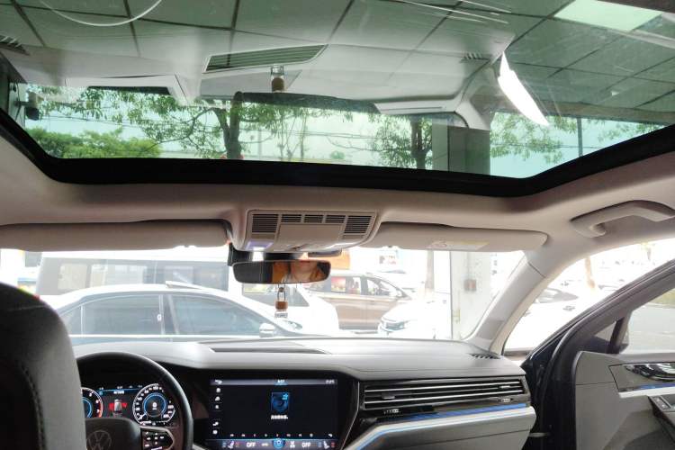 Used Volkswagen Touareg 2021 2.0 TSI Ruiyi Edition Headliner