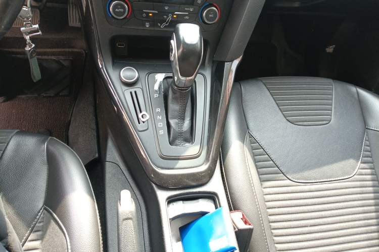 Used Ford Focus 2017 Hatchback 1.6L Automatic Fashion Edition Smart Drive Version
