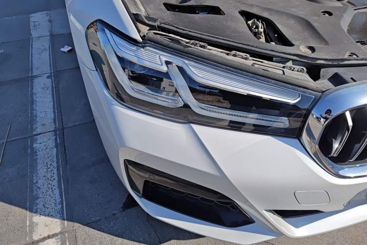 Used BMW 5 Series 2021 Facelifted 530Li Leading Edition M Sport Package
