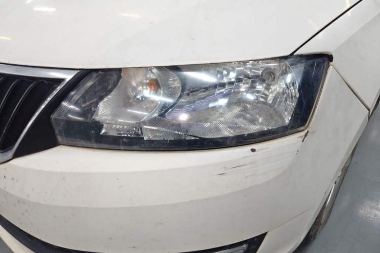 Used Skoda Rapid Spaceback 2014 1.6L Automatic Enjoyment Edition Left Front Headlight