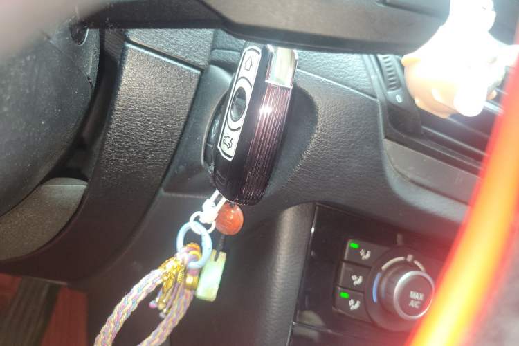 Used BMW X1 2015 sDrive18i Leading Edition
