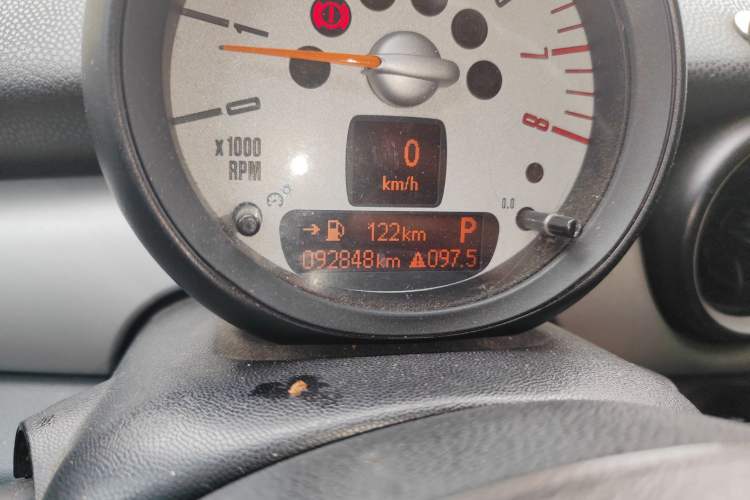 Used MINI 2011 1.6L ONE
