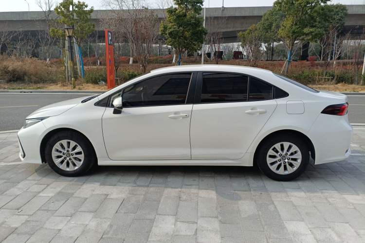 Used Toyota Corolla 2022 TNGA 1.5L CVT Pioneer Edition
