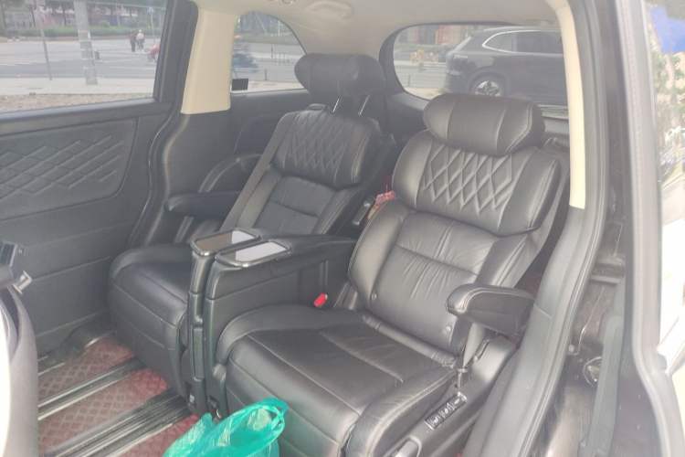 Used Honda Elysion 2019 2.0L Hybrid Luxury Edition
