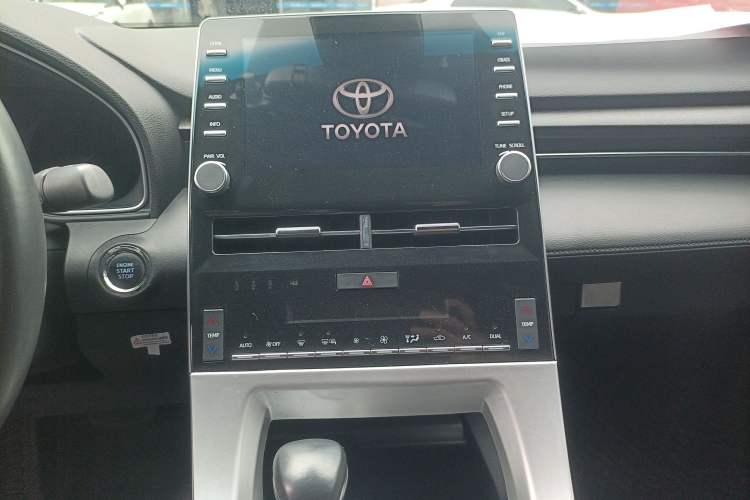 Used Toyota Avalon 2021 2.5L Luxury Edition Audio And AC Panel
