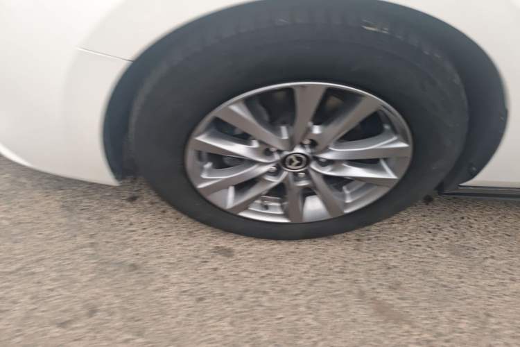 Used Mazda Mazda 3 Axela 2021 1.5L Automatic Luxury Version
