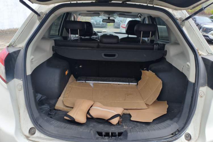 Used GAC Trumpchi GS5 2013 2.0L Automatic Two-Wheel Drive Light Interior Special Edition
