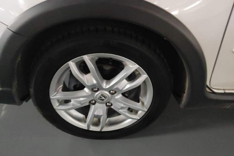 Used Changan CX20 2014 1.4L IMT Sunroof Navigation Version China IV Standard
