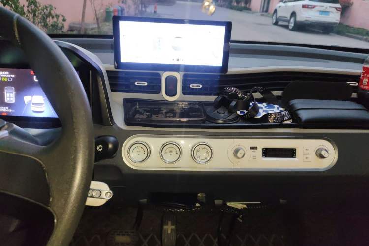 Used Wuling Hongguang MINIEV 2022 Macaron Premium Model – Lithium Iron Phosphate