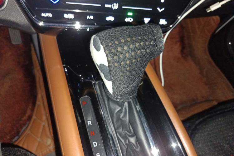 Used Honda Vezel 2015 1.8L CVT 2WD Luxury Model