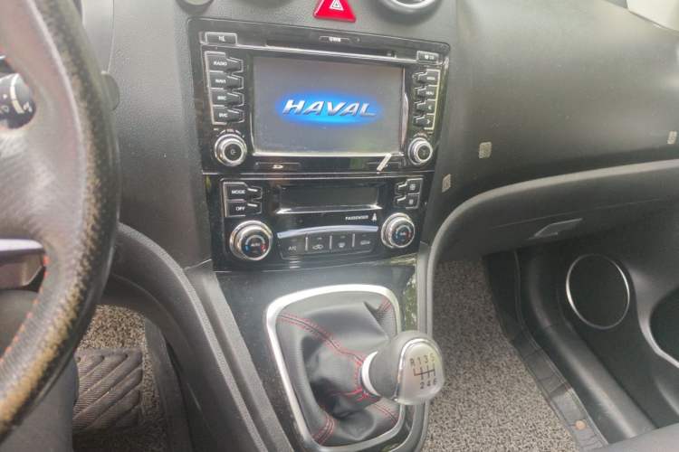 Used Haval H6 2015 Upgraded Model 1.5T Manual Two-Wheel Drive Elite Version
