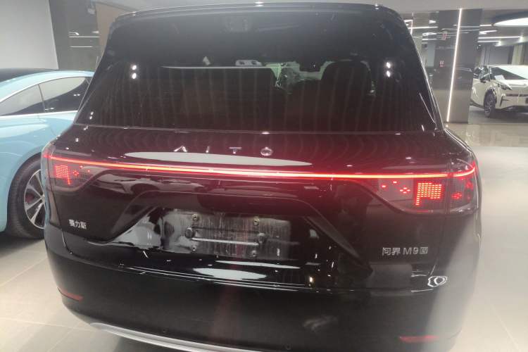 Used Hima AITO M9 2025 All-Electric Max Version 100 kWh 6-Seater