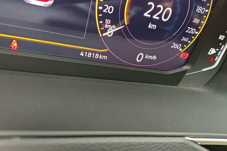 Used Volkswagen Magotan 2020 330TSI DSG Luxury Edition Odometer Close Up