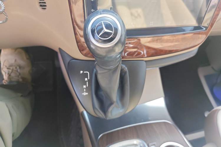 Used Mercedes-Benz Viano 2013 3.0L Comfort Edition Gear Lever