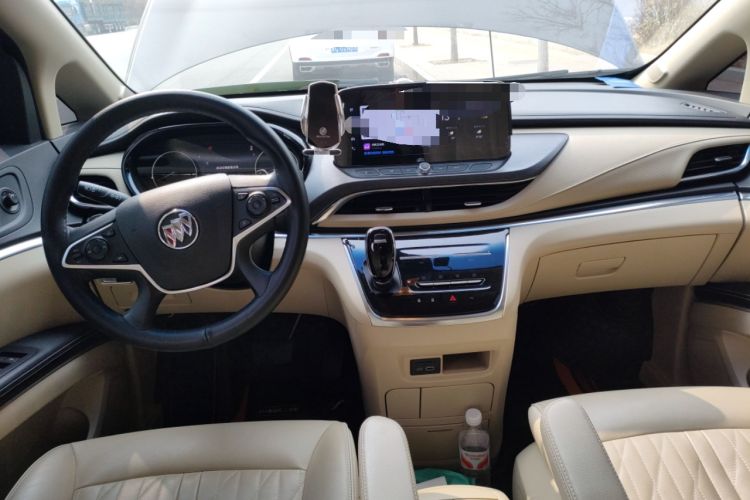 Used Buick GL8 2023 Facelifted Land Cruiser Executive Luxury Version