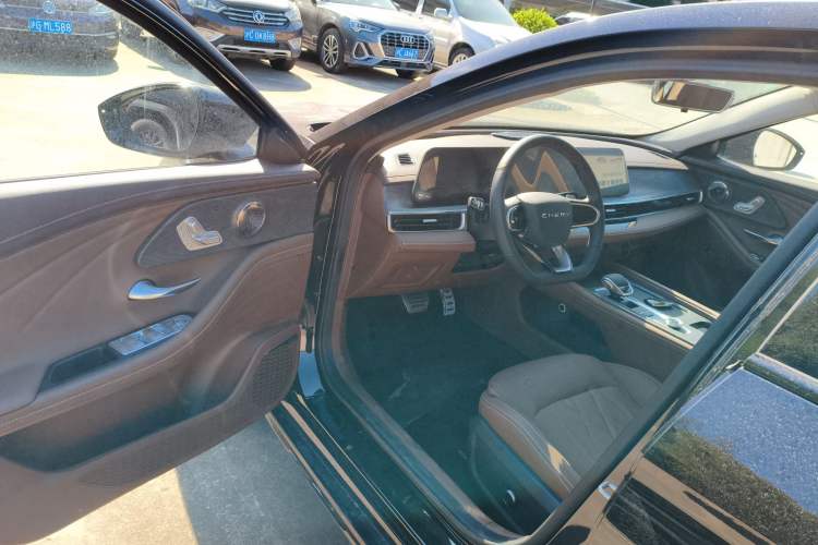 Used Chery Arrizo 8 2025 2.0T Automatic Yu+
