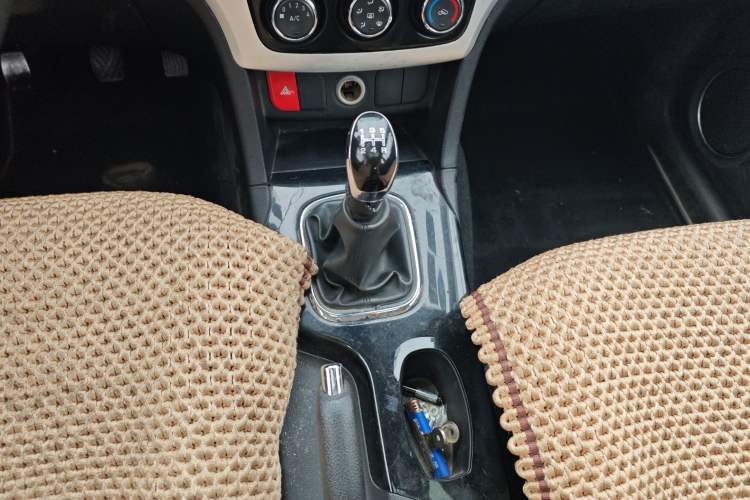 Used HYOSOW H3 2015 1.5L manual Comfort trim level