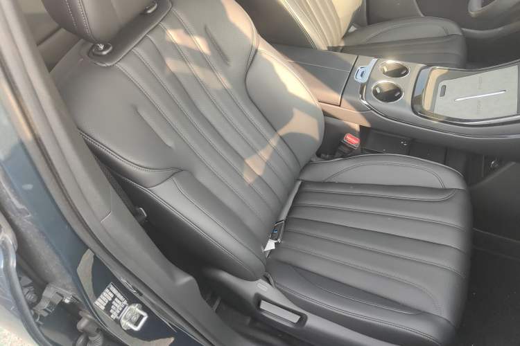 Used AION V 2024 Aion Tyrannosaurus 650 Smart Premium Edition