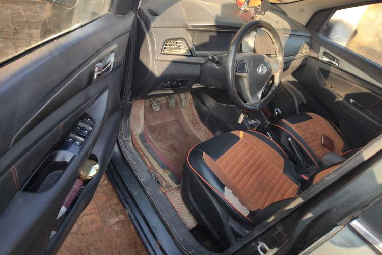 Used CHANGAN KAICHENG Oushang A600 2016 1.5L Manual Luxury 7-Seater
