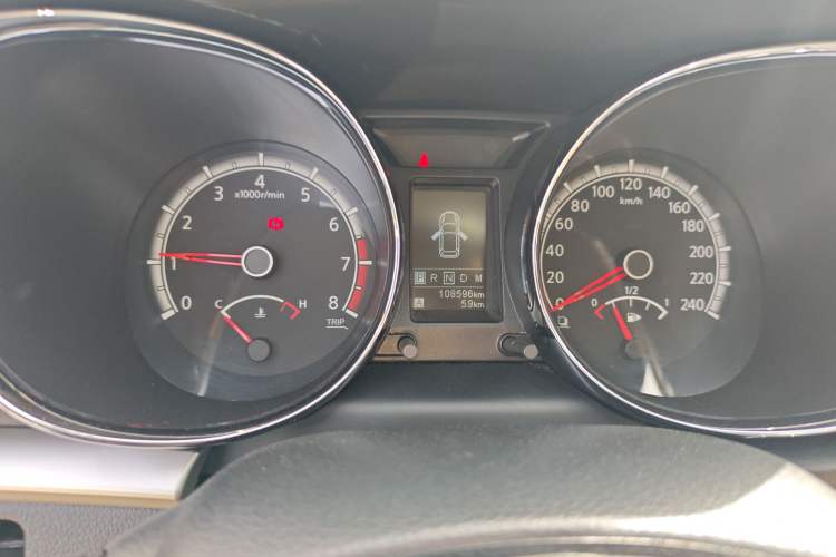 Used Venucia T70 2015 2.0L CVT Smart Edition Instrument Cluster