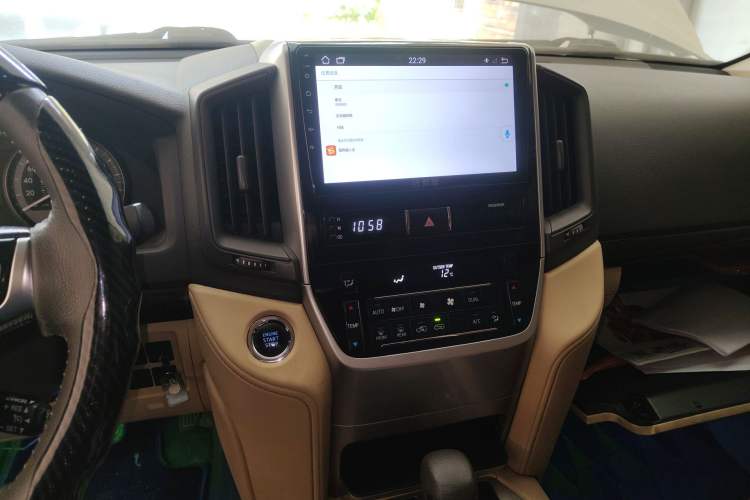 Used Toyota Land Cruiser 2015 4.0L V6 Middle East Low-Trim Version Audio And AC Panel