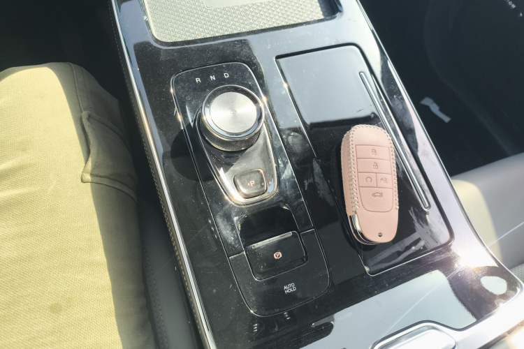 Used AION V 2021 Plus 70 Smart Edition Lithium Iron Phosphate Gear Lever