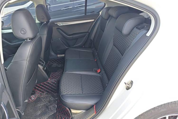 Used Skoda Octavia 2019 1.5L Automatic Smart Drive Luxury Edition China V Standard
