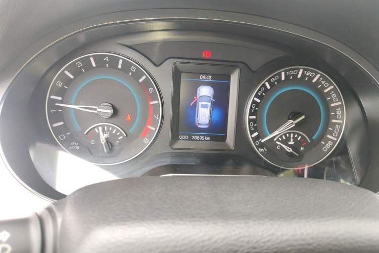 Used Haval H2 2014 1.5T Manual Two-Wheel Drive Elite Edition Odometer Close Up