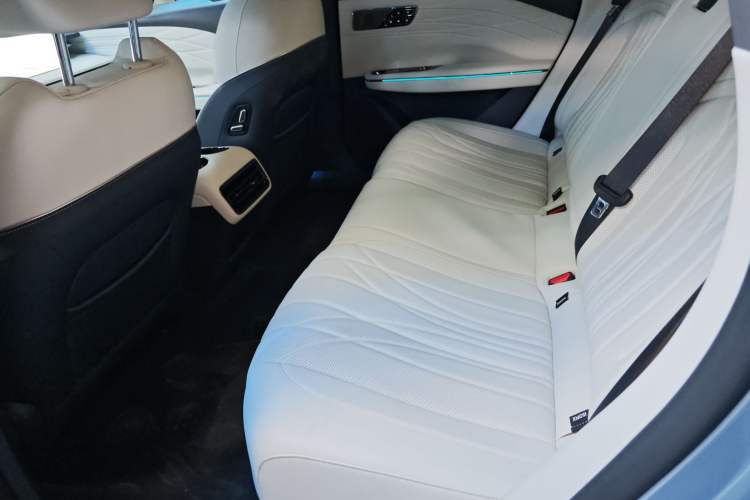 Used Geely Galaxy E8 2025 700 km Long-Range Intelligent Driving Version