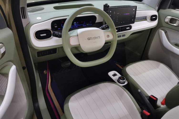 Used Geely Galaxy Panda 2025 210km Panda Rider Center Console