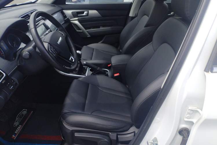 Used Haval H2 2017 Red-Label 1.5T Manual Two-Wheel-Drive Elite Model Left Front Seat