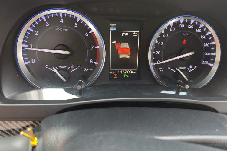 Used Toyota Highlander 2018 2.0T Four-Wheel Drive Luxury Version 7 Seats China VI Standard
