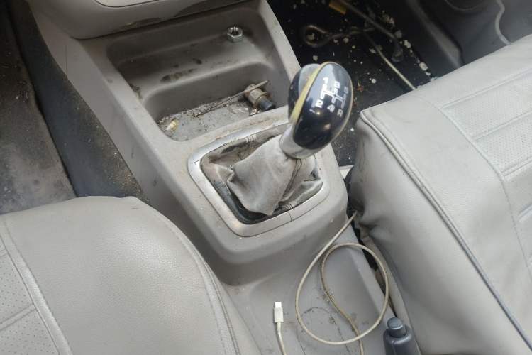 Used BAIC Weiwang M20 2013 1.5L Practical Version BJ415A Gear Lever