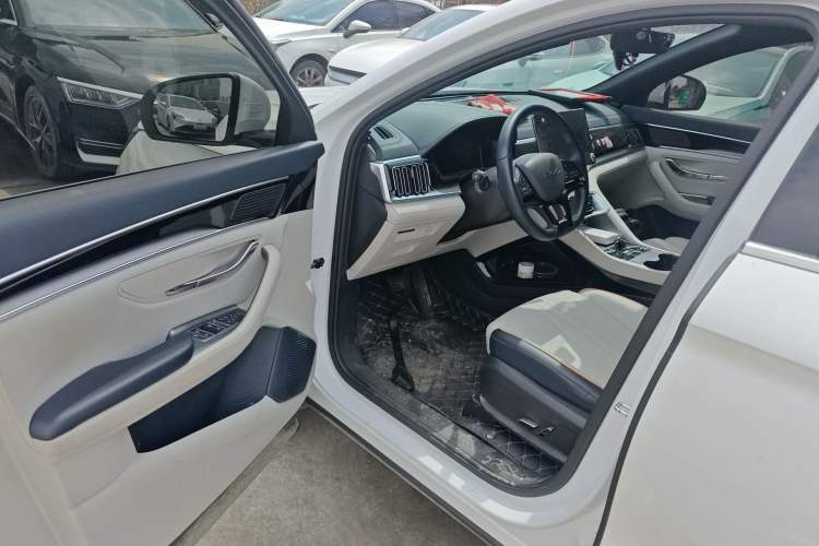 Used BYD Song PLUS New Energy 2023 Champion Edition EV 520KM Luxury Model Driver Seat