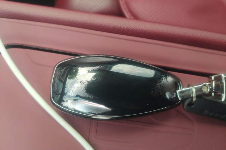 Used Hongqi H5 2024 2.0T Automatic Smart Connect Flagship Edition Vehicle Key