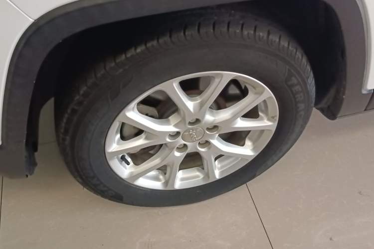 Used Jeep Cherokee 2016 2.0L Superior Edition
