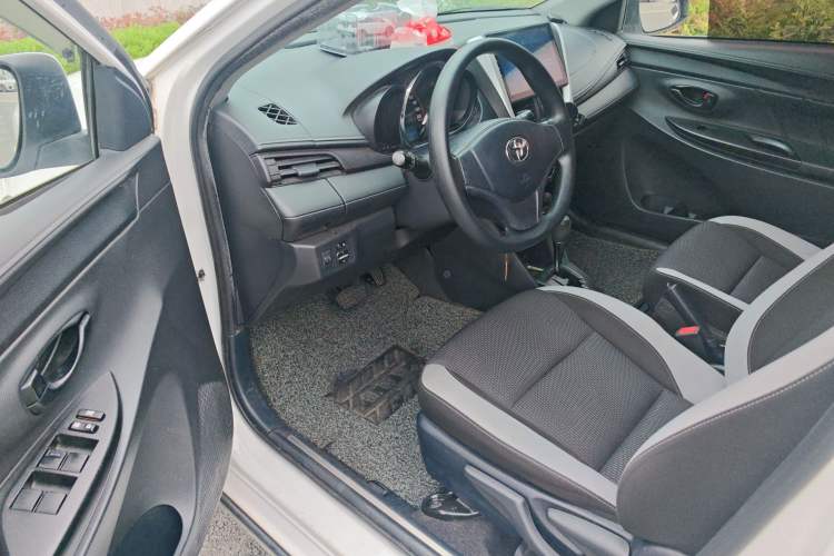 Used Toyota YARiS L Zhi Xuan 2020 X-Trail X 1.5L CVT Leading Edition
