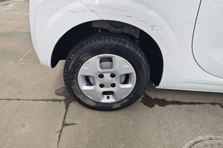 Used Roewe Clever 2021 302 km New Four-Seater Super-Efficient Version