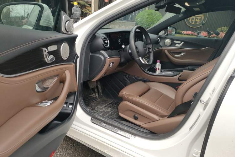 Used Mercedes-Benz E-Class New Energy 2022 Restyled E 350 e L Plug-in Hybrid Sports Sedan
