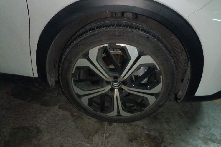 Used Citroen C5 X 2021 1.6T Impressive Edition Right Front Wheel Hub